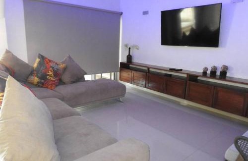 Barra de Navidad House | Casa en el canal barra de navidad con 5 recamaras