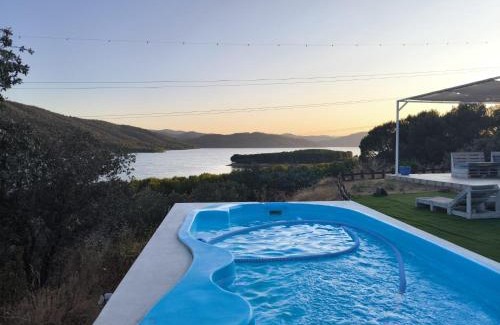 Espiel House | Casa en el lago.unmillondeestrellas