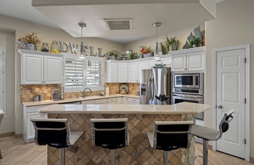 Arrowhead Lakes House | "Casa En'Lago” Cardinals Football, Heated Pool, Pontoon Boat, Fishing, Mini Golf