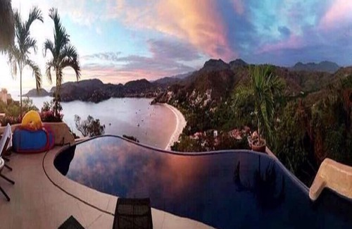 Cerro del Vigia Villa | Casa Encantadora is your dream vacation. Fully staffed with cook, maid & more.