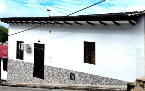 San Vicente de Chucuri House | Casa Evalu En Centro de SVCH