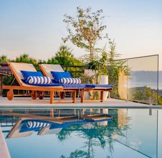 Ohrid Apartment | Casa Farmak - 4 Bedroom Lux Apartment with Infinity Pool & Lake View