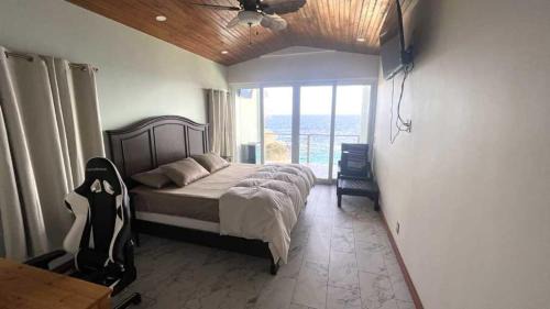 Antoneys Cay House | Casa Flomingo Roatan