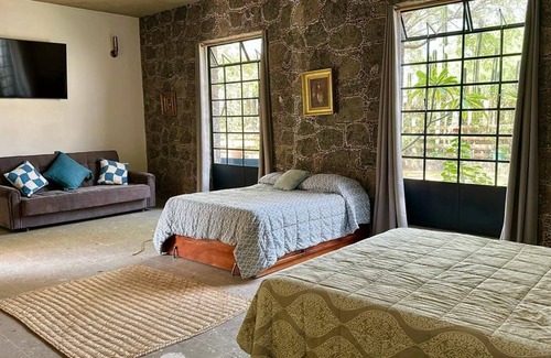 Mixquiahuala House | Casa Flora