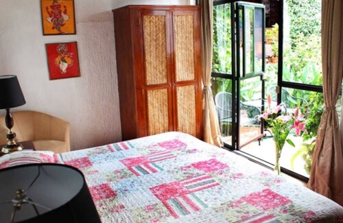 Ajijic Bed & Breakfast | Casa Flores Bed & Breakfast