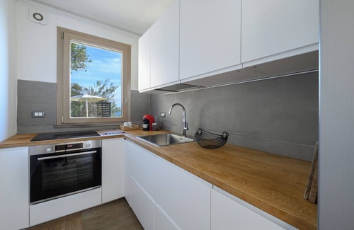 Castiglioncello House | Casa Frontemare con Scesa al Mare Privata