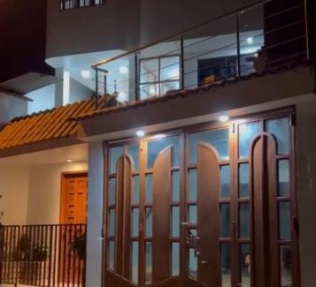 Independencia House | Casa Hospedaje “YURAQ WASI”