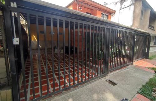 Laureles House | Casa hotel la 33