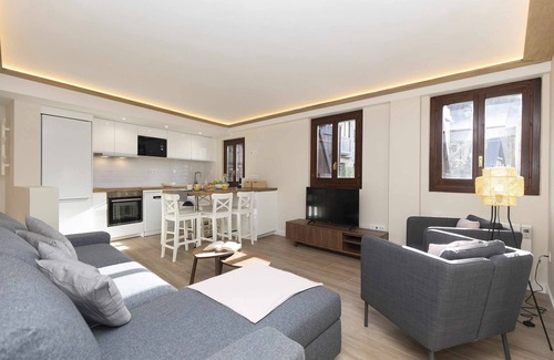 El Pueyo de Jaca Apartment | Casa Ikuspe by Bevalle