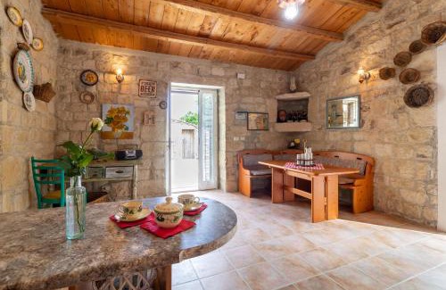 Campanella-Gianforma House | Casa Il Carrubbo