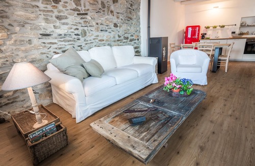 Musso House | Casa Il Terrazzino Lake Como detached house on two levels