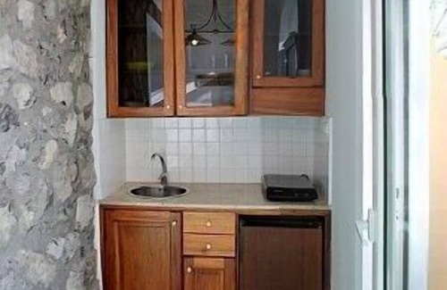Nocelle House | Casa Ilnira A: A bright and cheerful apartment in a quiet position, located on a hillside above the sea, with Free WI-FI.