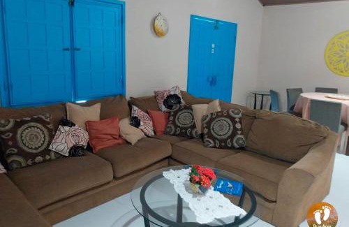 Itacimirim House | Casa inteira, pé na areia, conforto, frente mar, Itacimirim, Bahia