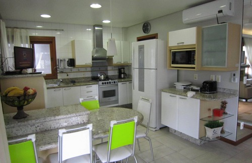 Jurere House | Casa Jurere Inter 26 to 28/02 R$2490 a day 17 people 6 bedrooms pool!