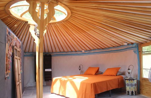 Almedinilla Bed & Breakfast | Casa La Nuez B&B, yurt, spacious bathrooms, free WiFi, terrace, pool, garden