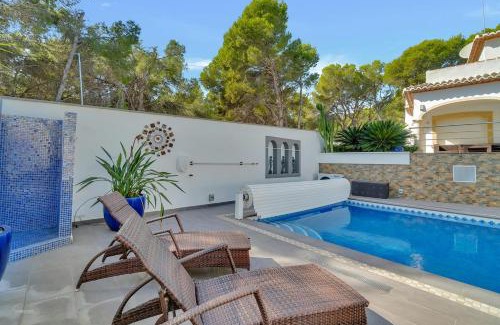 Moravit Villa | Casa La Pinada by Aldertons