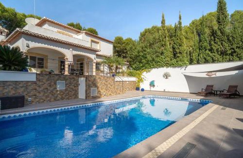 Moravit Villa | Casa La Pinada by Aldertons