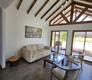 Quillon House | Casa Las Camelias Quillón
