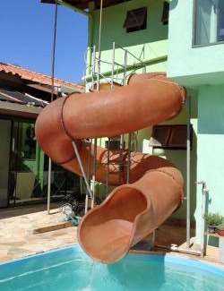 Batatuba House | Casa Lot Fechado, Churrasqueira, Piscina, Toboágua, parque para crianças , Internet
