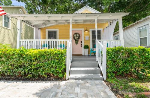Lincolnville House | Casa Lovett - Tropical Bungalow