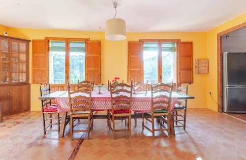 Hoz y Costean Cottage | Casa Marco Costean, Double room with private bathroom and one other double room