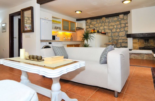 Kotor Villa | Casa Maris -Waterfront stone house in Dobrota