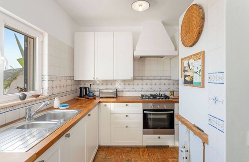 Figueira House | Casa Matea, a mix of modernity and tradition on the edge of the national park