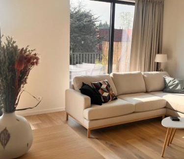 Stationsbuurt Noord Apartment | Casa Matti - Modern Apartment with Garden View and Terrace