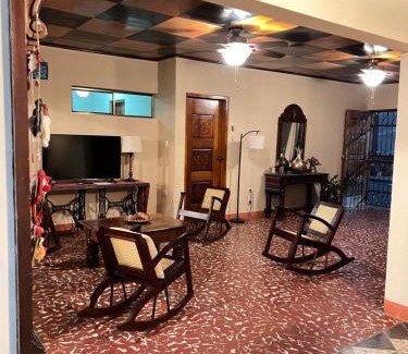 Leon House | Casa Mestiza