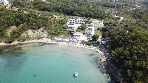 Utjeha Resort | Casa Mila apartments & bungalows