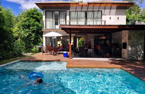 Itacimirim House | Casa na Reserva Sapiranga, Praia do Forte