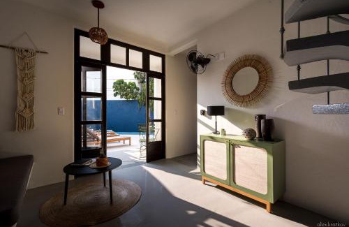 Hidalgo Villa | Casa Nopal-Private Pool, Chic, Steps from Beach