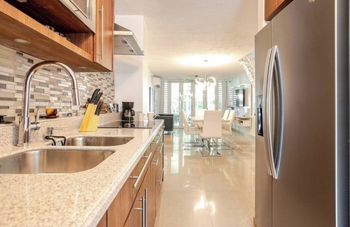 Dorado del Mar Villa | Casa Oasis - Walk to Beach, 30 Mins to Bad Bunny Live!, Villa by the Beach – 3 Bedroom, 2.5 bath