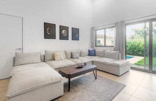 Las Escobas del Venado Apartment | Casa Ola - Tropical Beachside Escape