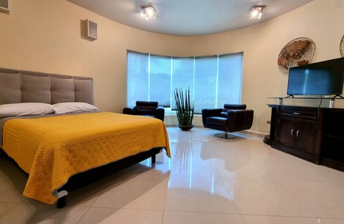 Sumiya House | Casa p/ 22 alberca y jacuzzi climatizado y Sauna