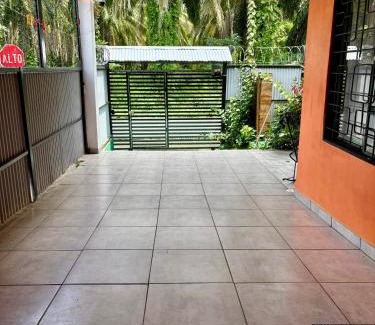 Parrita House | Casa Paraiso Tropical