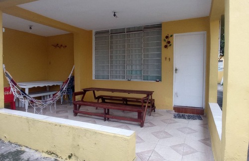 Jardim California House | Casa Perfeita Próxima ao Centro de Caraguatatuba, com Acesso Fácil a Praias
