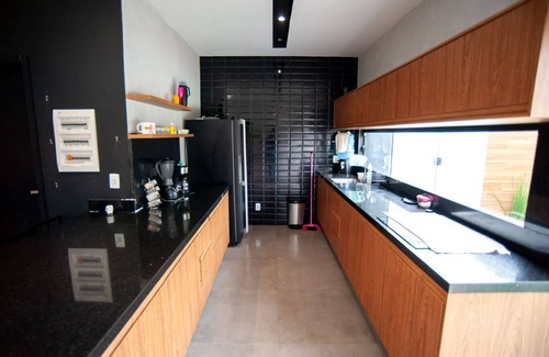 Jacone House | Casa pet friendly c piscina, churrasqueira e wi-fi