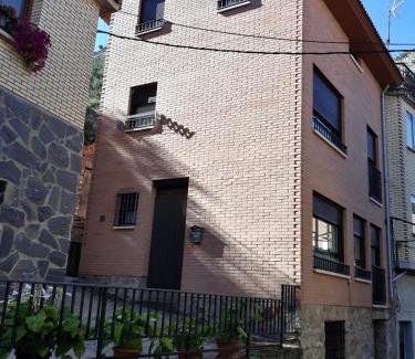 Anguiano House | Casa Petra y Armando