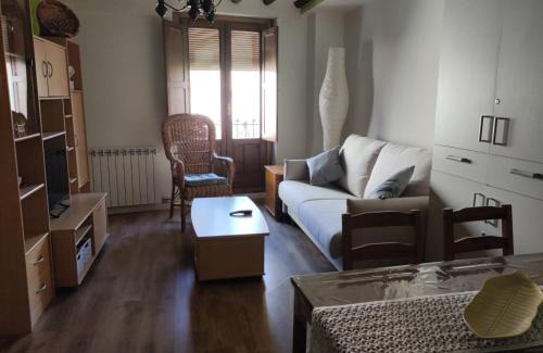 Barbastro Apartment | Casa Pilar situada en la capital del Somontano