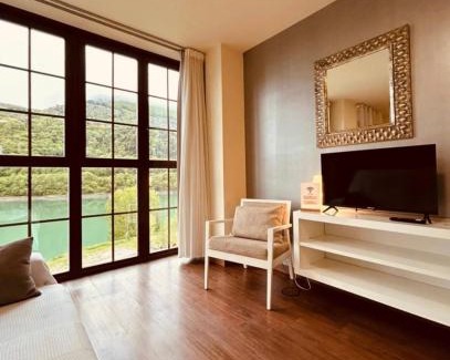 Lanuza Apartment | CASA PIXURRI en Lanuza compuesta de 5 apartamentos turísticos en casona pirenaica