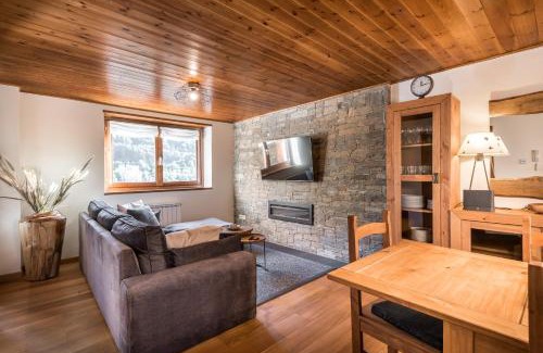 Pujo House | Casa Pujo by Totiaran