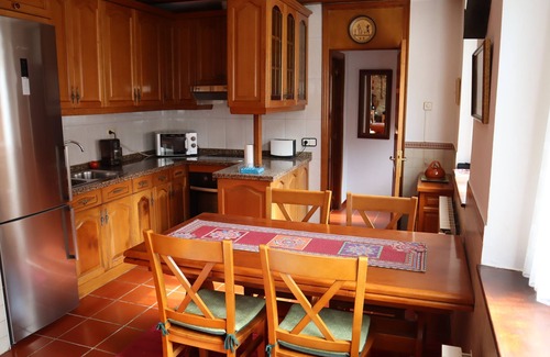 Santa Maria de Valdeon House | Casa Rural Cares . En Pleno Picos de Europa