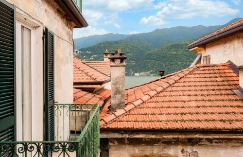 Carate Urio Apartment | Casa Regina Margherita - Lussuoso appartamento vista Lago con parcheggio e Aria Condizionata