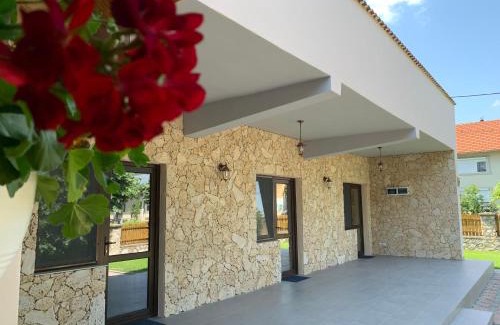 Eselnita House | Casa Roka