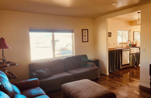 Reserve House | Casa Rosa-Gorgeous 5 bedroom in heart of Reserve-Close to Rodeo, Fairgrounds