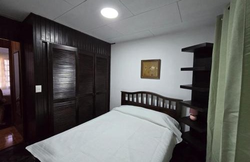 Bolivar House | Casa Rosabella