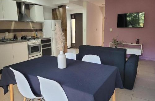 Guaymallen Apartment | Casa Rubí - Encantador apartamento en Mendoza - Cochera privada y seguridad permanente