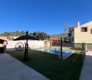 Navaluenga House | Casa Rural El Pinaron