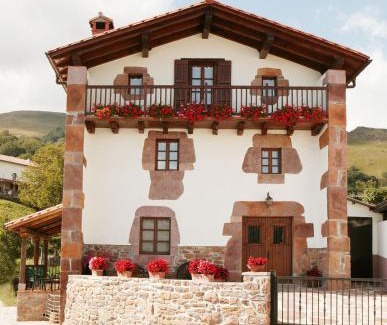Zuaztoi de Azpilkueta House | Casa Rural Gananea